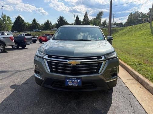 Silver Sage Metallic 2023 Chevrolet Traverse LT Cloth