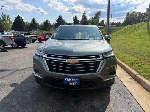 Silver Sage Metallic 2023 Chevrolet Traverse LT Cloth