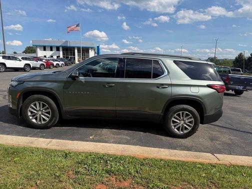 Silver Sage Metallic 2023 Chevrolet Traverse LT Cloth