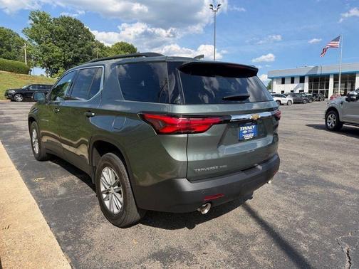 Silver Sage Metallic 2023 Chevrolet Traverse LT Cloth