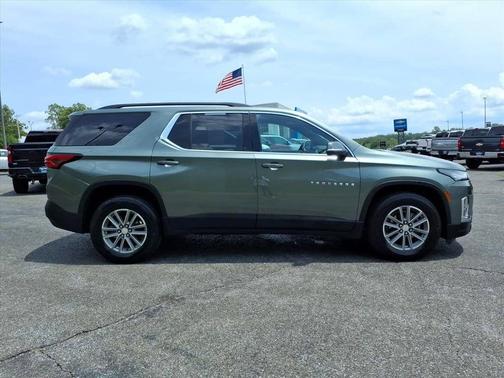 Silver Sage Metallic 2023 Chevrolet Traverse LT Cloth