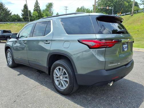 Silver Sage Metallic 2023 Chevrolet Traverse LT Cloth