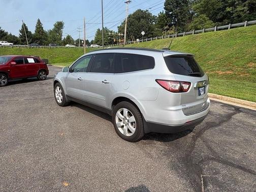 Silver Ice Metallic 2017 Chevrolet Traverse 1LT