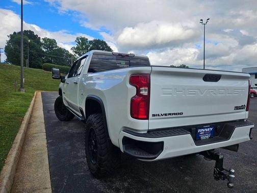 Summit White 2023 Chevrolet Silverado 3500 High Country