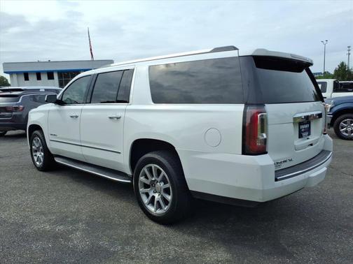 Summit White 2019 GMC Yukon XL Denali