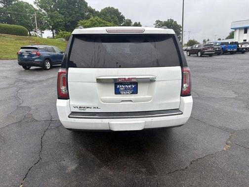 Summit White 2019 GMC Yukon XL Denali