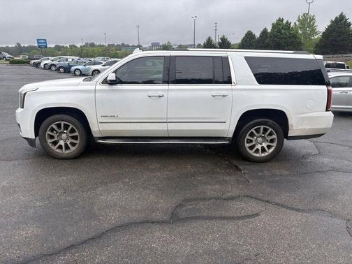 Summit White 2019 GMC Yukon XL Denali