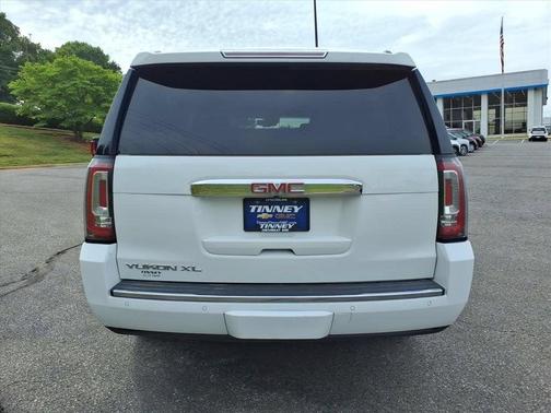 Summit White 2019 GMC Yukon XL Denali