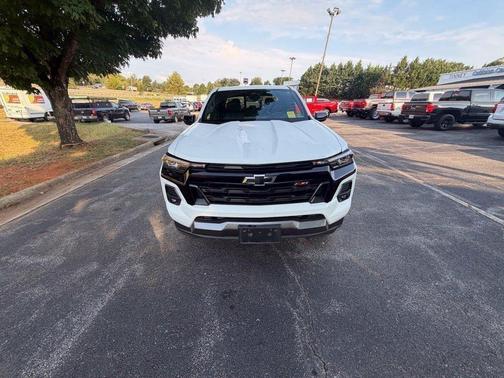 Summit White 2024 Chevrolet Colorado Z71