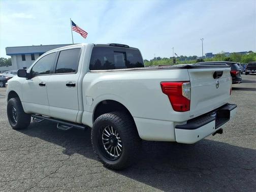 Glacier White 2021 Nissan Titan SV