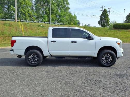 Glacier White 2021 Nissan Titan SV
