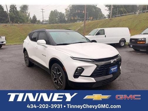 Iridescent Pearl Tricoat 2023 Chevrolet Blazer RS