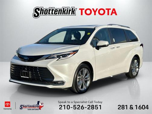 2023 Toyota Sienna Platinum 7 Passenger
