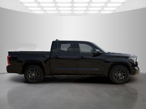 2023 Toyota Tundra Hybrid Platinum