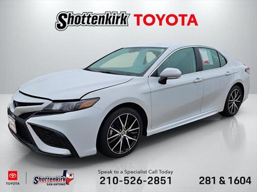 2023 Toyota Camry SE
