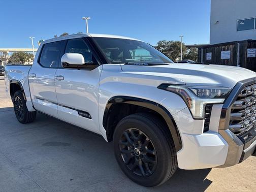 2024 Toyota Tundra Hybrid Platinum