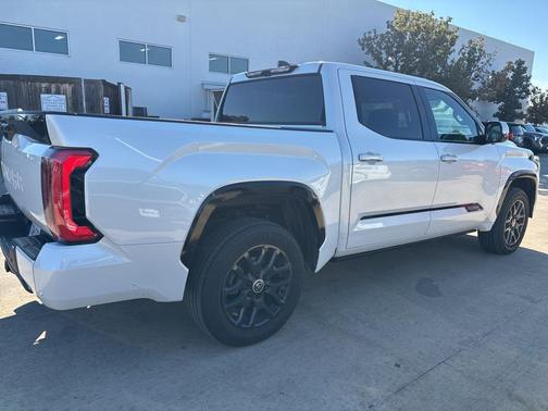2024 Toyota Tundra Hybrid Platinum
