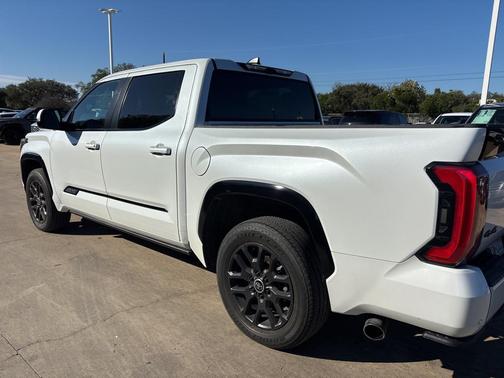 2024 Toyota Tundra Hybrid Platinum
