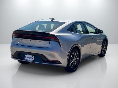 2025 Toyota Prius XLE