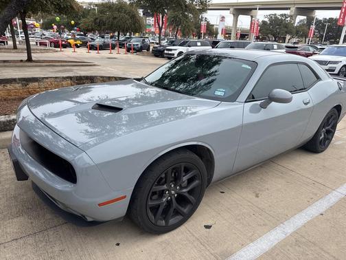 2021 Dodge Challenger SXT