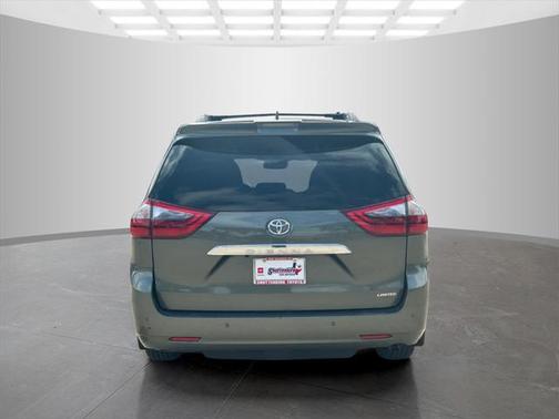 2020 Toyota Sienna Limited Premium