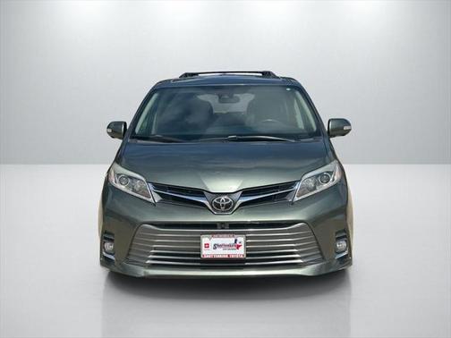 2020 Toyota Sienna Limited Premium