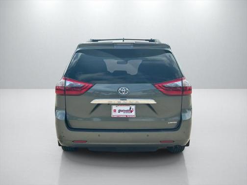 2020 Toyota Sienna Limited Premium
