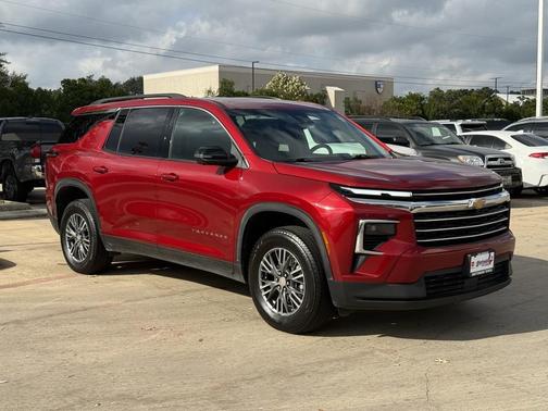 2024 Chevrolet Traverse LT