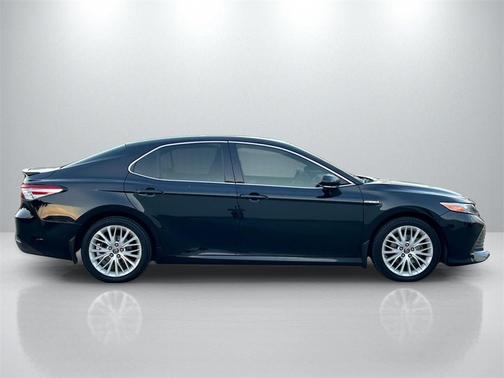 2018 Toyota Camry Hybrid XLE