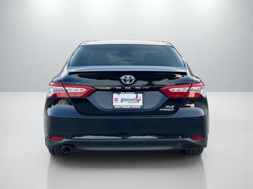 2018 Toyota Camry Hybrid XLE