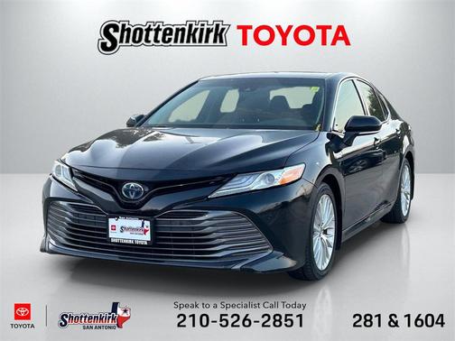 2018 Toyota Camry Hybrid XLE