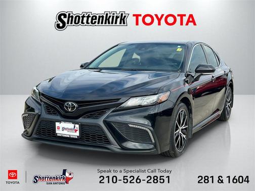 2022 Toyota Camry SE