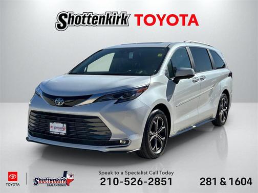 2025 Toyota Sienna Platinum