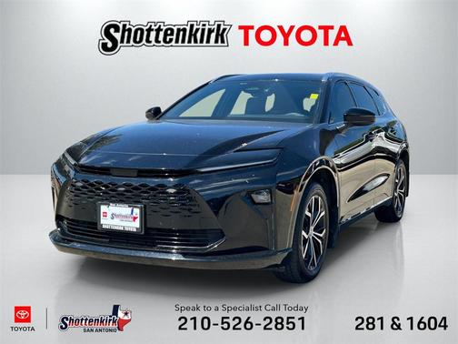 2025 Toyota Crown Signia XLE