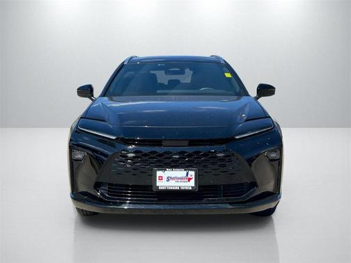 2025 Toyota Crown Signia XLE