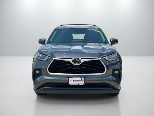 Magnetic Gray Metallic 2020 Toyota Highlander XLE