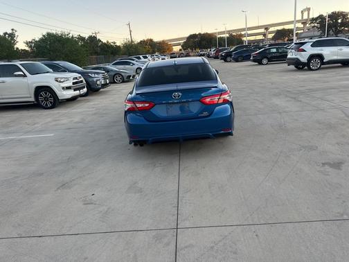 2020 Toyota Camry SE