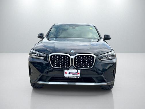 2025 BMW X4 xDrive30i