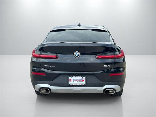 2025 BMW X4 xDrive30i