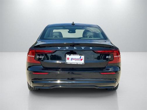 2024 Volvo S60 B5 Core Dark Theme