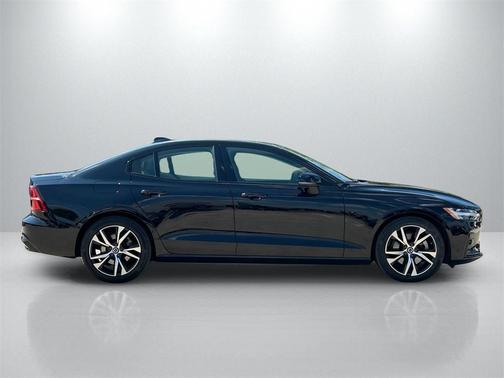 2024 Volvo S60 B5 Core Dark Theme