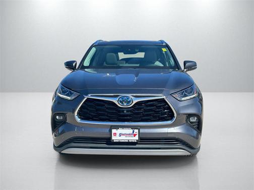 2022 Toyota Highlander Hybrid Platinum