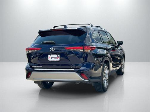 2022 Toyota Highlander Platinum