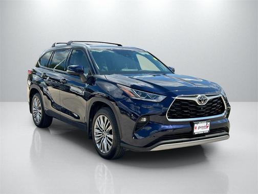 2022 Toyota Highlander Platinum