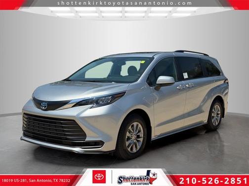 2025 Toyota Sienna LE