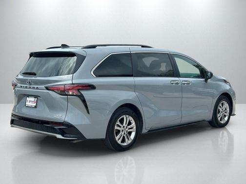 Cement 2023 Toyota Sienna XSE 7 Passenger
