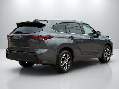 2025 Toyota Highlander XLE