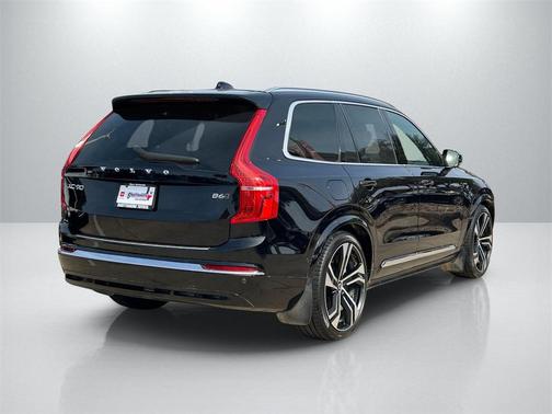 2024 Volvo XC90 B6 Ultimate Bright Theme 7-Seater