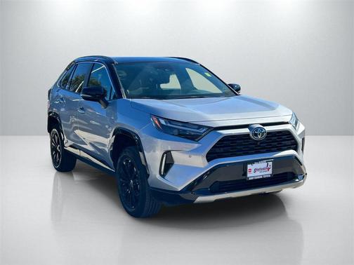 2022 Toyota RAV4 Hybrid SE