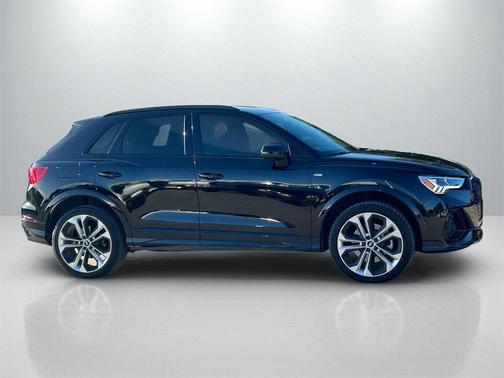 2022 Audi Q3 45 S line Premium Plus